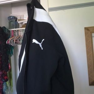 Black and white puma sweatshirt